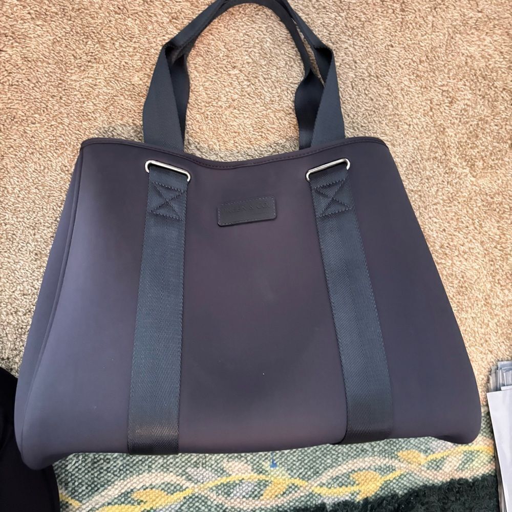 NWOT Preen & Co. Navy and Green Neoprene Tote bag & Coin purse